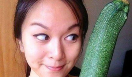 化妆师吃瓜爆料图片搞笑,搞笑瞬间引网友热议！